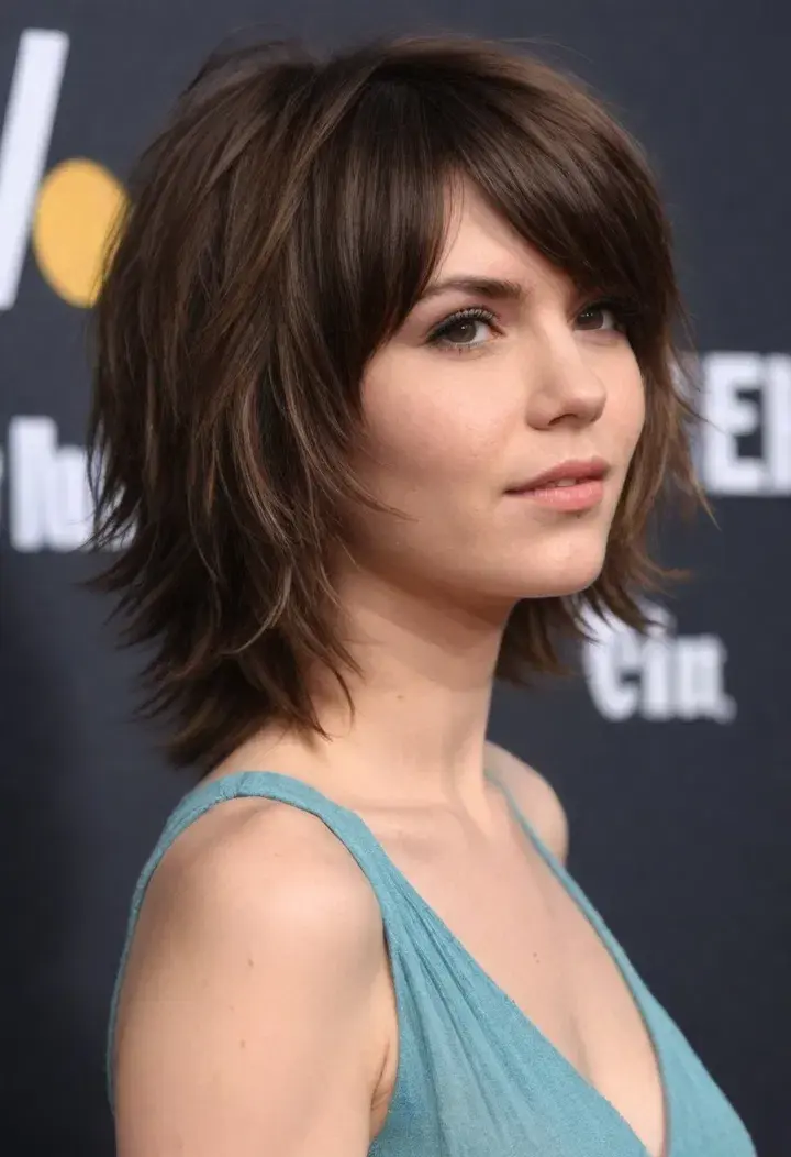 Shaggy Short Hairstyle For Women